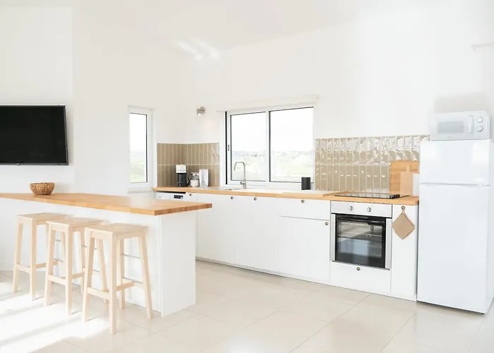 Algarve Windmill, And Pool 2000m To The 別荘 *