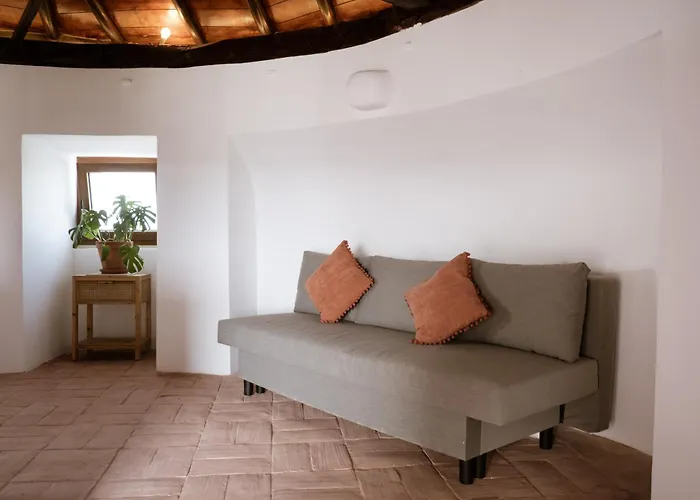 別荘 Algarve Windmill, And Pool 2000m To The Figueira