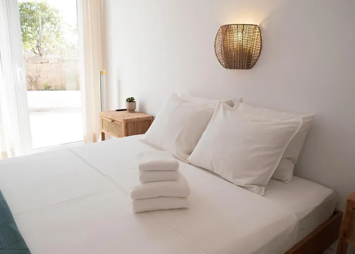 Algarve Windmill, And Pool 2000m To The * Figueira (Portimao)