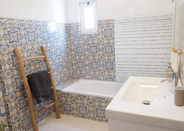 Algarve Windmill, And Pool 2000m To The 別荘