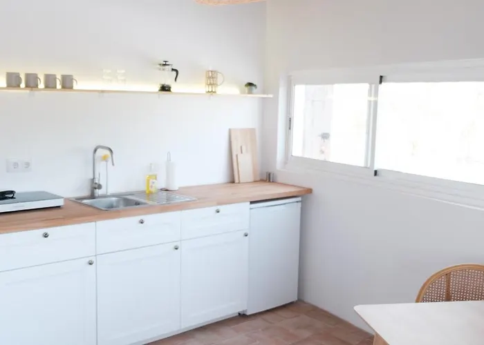 Algarve Windmill, And Pool 2000m To The Figueira