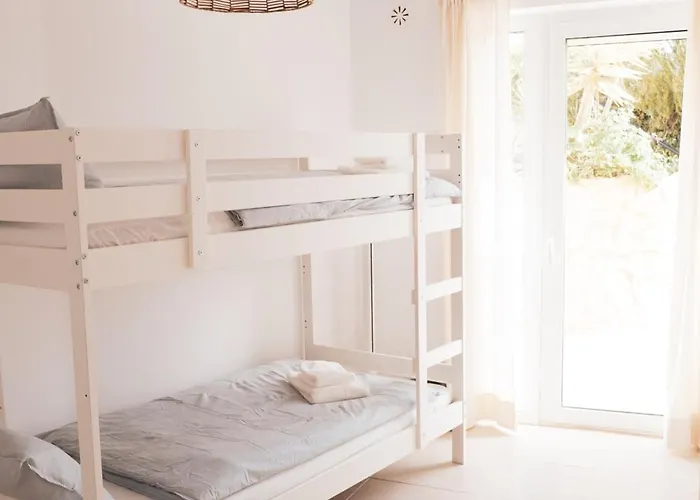 Algarve Windmill, And Pool 2000m To The 別荘