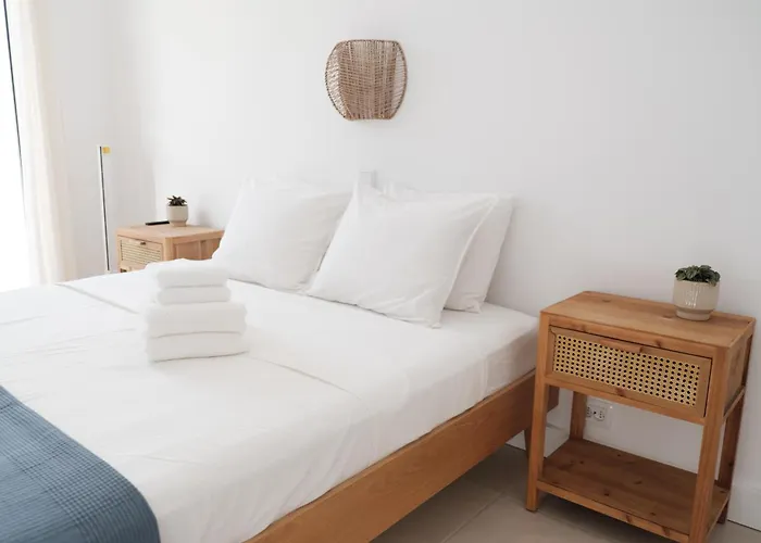 Algarve Windmill, And Pool 2000m To The Сasa de vacaciones *