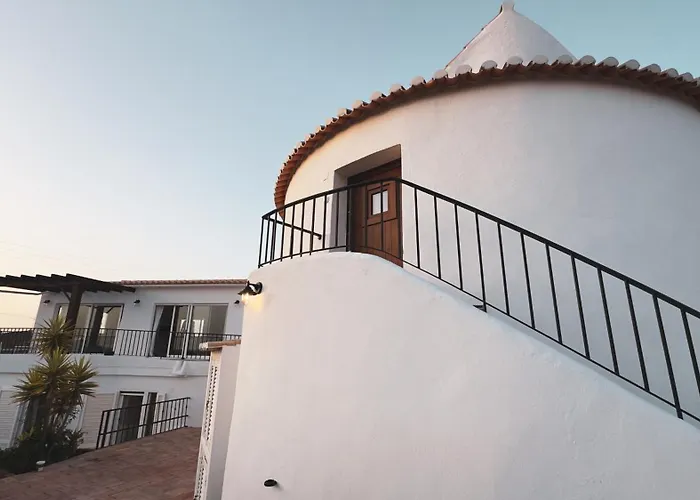 Algarve Windmill, And Pool 2000m To The 別荘 *